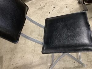 尾道市吉浦町で椅子の引き取りから処分までさせて頂きました。