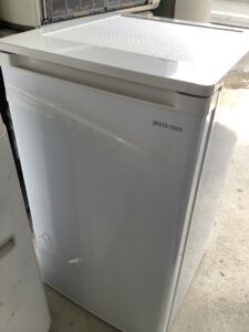 府中市元町で冷蔵庫の引き取りから処分までさせて頂きました。