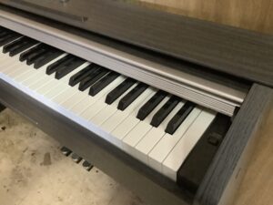 神石高原町井関でピアノの回収から処分までさせて頂きました。