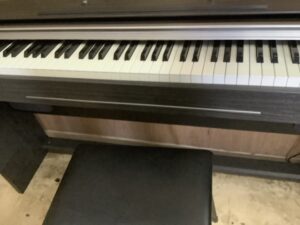 府中市諸毛町でピアノの回収から処分までさせて頂きました。