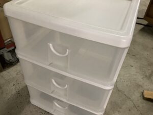 三次市三良坂町岡田で家具の収納ボックスの回収から処分までさせて頂きました。