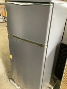 府中市木野山町で冷蔵庫の引き取りから処分までさせて頂きました。