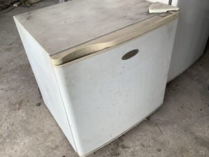 神石高原町草木で冷蔵庫の引き取りから処分までさせて頂きました。