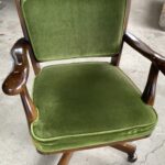 三次市君田町茂田で家具の椅子の回収から処分までさせて頂きました。