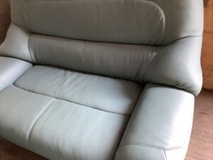 世羅郡世羅町寺町で2人掛けソファーの回収から処分までさせて頂きました。