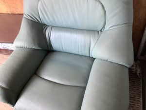 尾道市向島町でソファーの回収から処分までさせて頂きました。