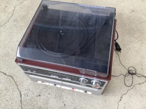 三次市後山町でオーディオ類の回収から処分までさせて頂きました。