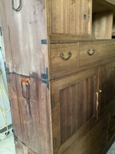 尾道市栗原町でタンスの引き取りから処分までさせて頂きました。