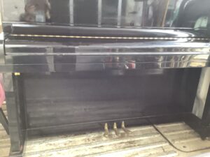 三次市和知町でピアノの引き取りから処分までさせて頂きました。
