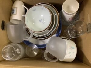 世羅郡世羅町堀越で食器の回収から処分までさせて頂きました。