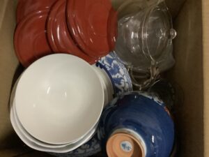 尾道市向島町で食器の引き取りから処分までさせて頂きました。