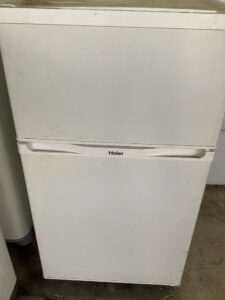 世羅郡世羅町小国で冷蔵庫の回収から処分までさせて頂きました。