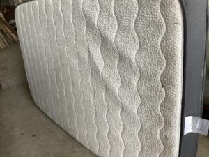 福山市神村町でマットレスの引き取りから処分までさせて頂きました。