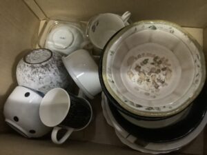 神石高原町有木で食器の回収から処分までさせて頂きました。