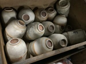 三次市君田町茂田で食器の引き取りから処分までさせて頂きました。