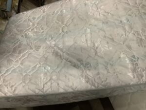 尾道市久保町でマットレスの引き取りから処分までさせて頂きました。