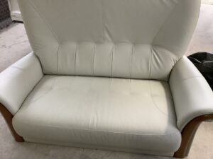 府中市府川町でソファーの回収から処分までさせて頂きました。
