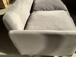 庄原市東本町でソファーの回収から処分までさせて頂きました。