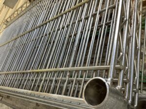 福山市旭町で廃品回収をしたスチール棚です。