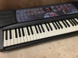 尾道市手崎町でキーボードの引き取りから処分までさせて頂きました。