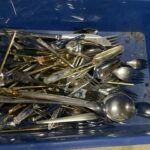 竹原市港町で食器の引き取りから処分までさせて頂きました。