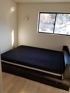 福山市内海町でベッド・マットレスの引き取りから処分までさせて頂きました。