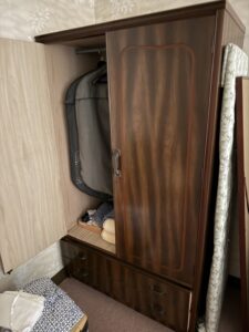 尾道市因島中庄町でタンスの回収から処分までさせて頂きました。