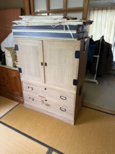 尾道市尾崎町でタンスの引き取りから処分までさせて頂きました。