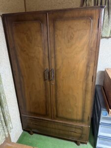 福山市向陽町でタンスの引き取りから処分までさせて頂きました。