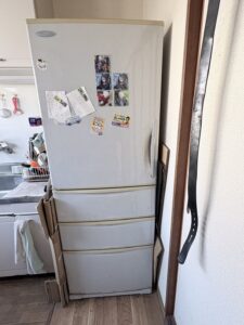 竹原市本町で冷蔵庫の回収から処分までさせて頂きました。