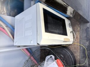 福山市今津町で廃品回収をした電子レンジです。