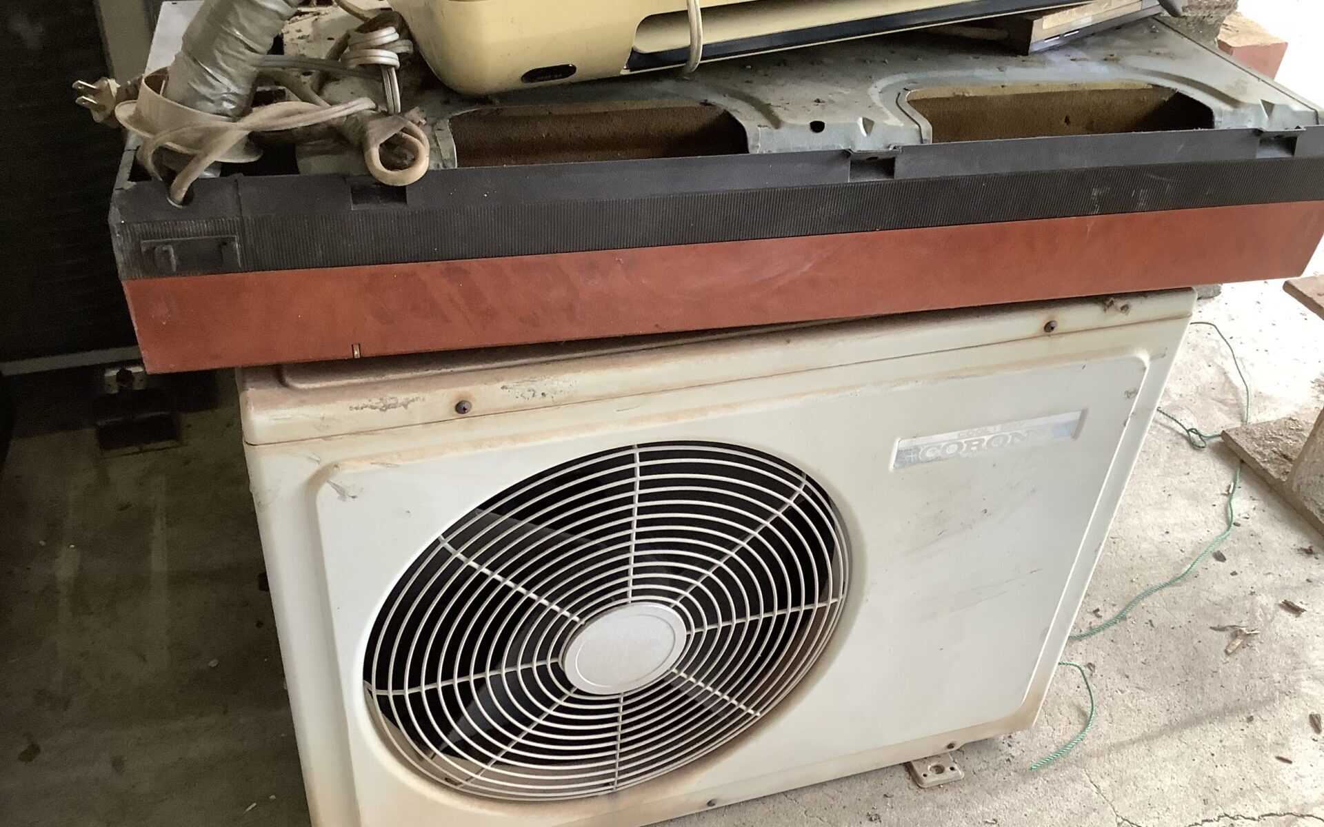 広島県府中市で取り外し回収から処分までしたエアコン