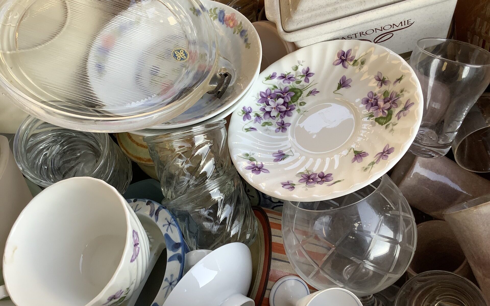 広島県神石高原町で引き取り回収から処分までした食器