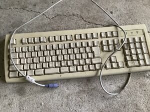 広島県府中市で引き取り回収から処分までしたパソコンキーボード
