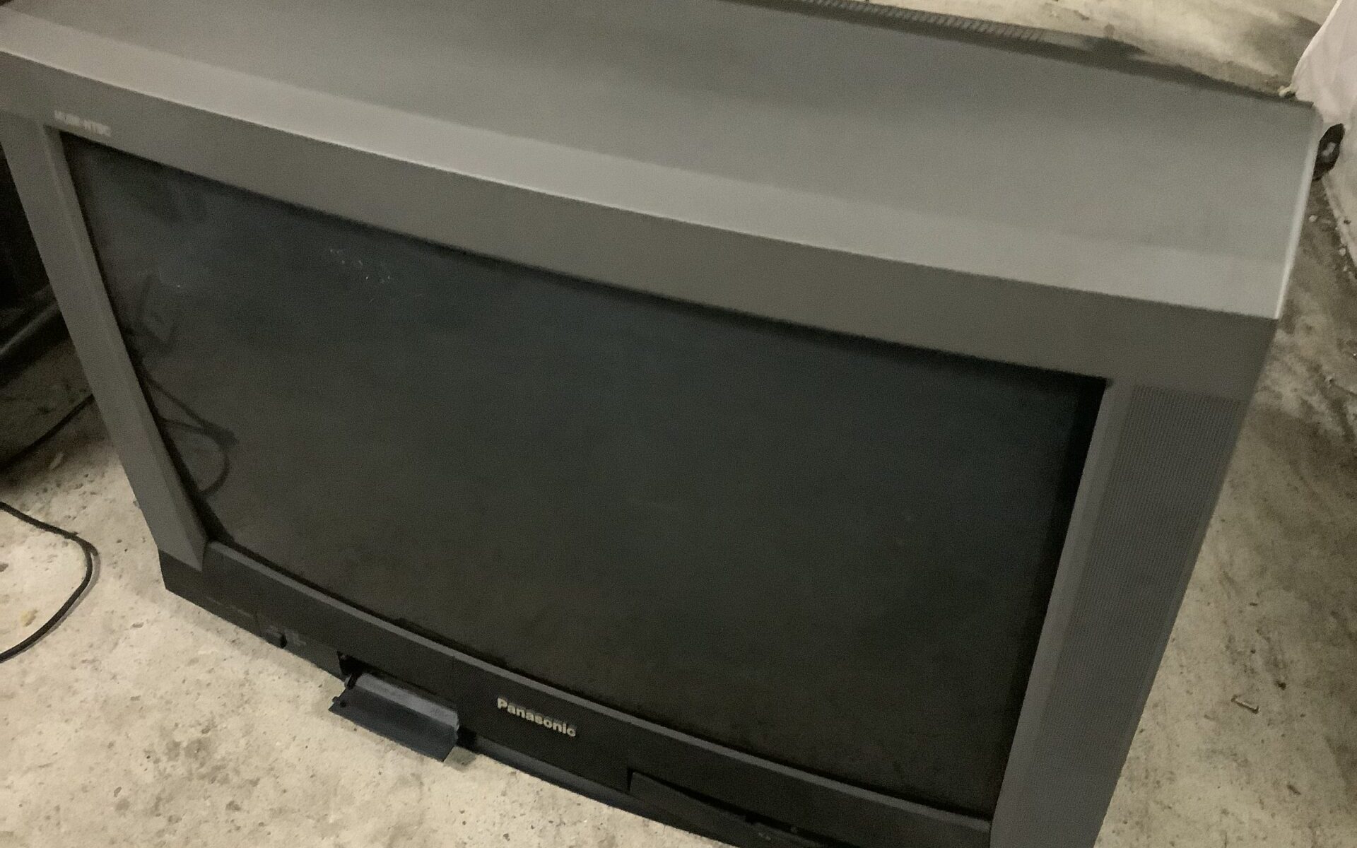 広島県三原市で引き取り回収から処分までしたテレビ