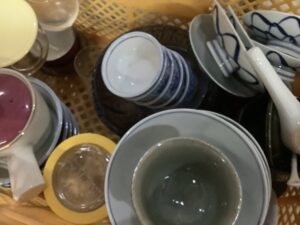 福山市引野町で引き取り回収から処分までした食器